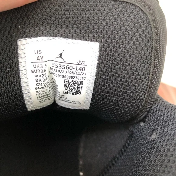 Nike Jordan boy size 4y - Picture 7 of 7